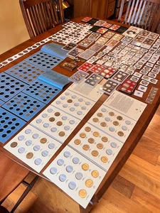 Big coin collection lot for sale. Some silver US coins nice variety - Picture 1 of 23