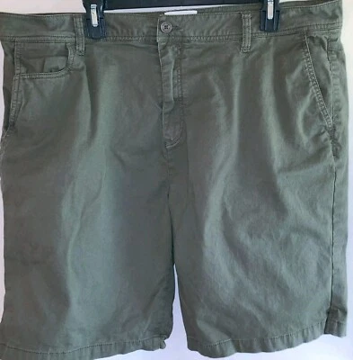 Pantalones cortos informales Five Four Los Angeles para hombre talla 40 frente plano verde oscuro Foto 1 de 4