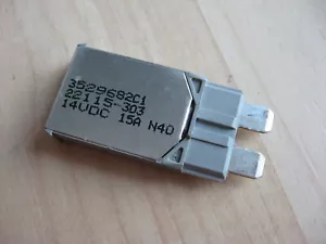 Fusible disyuntor Navistar Bussmann 3529682C1 22115-303 15A 15 amperios #M147HB - Imagen 1 de 6