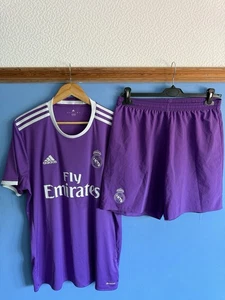 Maglia e pantaloncino da trasferta Real Madrid Champions 12 2016-17 taglia large - Foto 1 di 14
