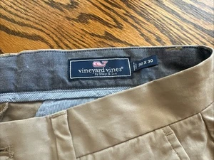 Pantalones Vineyard Vines Breaker para hombre de rendimiento ligero (caqui) talla 34x30 - Imagen 1 de 4