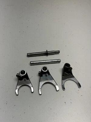 11 Husqvarna TXC250i TXC 250 I 2011 LOTE FABRICANTE DE EQUIPOS ORIGINALES HORQUILLAS DE CAMBIO EJE PALANCA DE CAMBIOS TRANSMISIÓN Foto 1 de 4