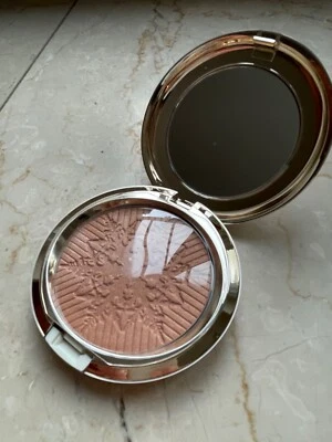 MAC Here comes Joy Puder Highlighter Holiday Snowball NEU - Bild 1 von 3