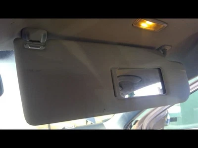 Parasol para pasajeros VIN K sedán de octavo dígito iluminado se adapta a 07-10 JETTA 172842 Foto 1 de 4