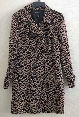 ABRIGO/TRENCH STYLE-INC-INTERNATIONAL CONCEPT-impresión de leopardo-botón frontal-PM Foto 1 de 4