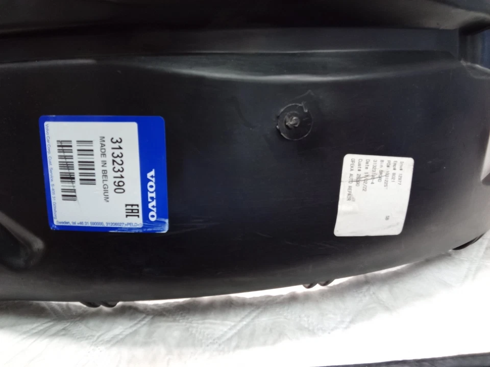 Guardabarros delantero derecho Volvo C70 06-12 OEM 31323190 GENUINO Foto 1 de 4