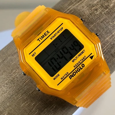 Reloj Timex Indiglo Naranja Goma Cuarzo Digital 34mm 6 3/4" Foto 1 de 4
