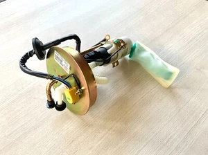 GENUINE 0K5581335Z Electronic Fuel Pump Assembly KIA Carnival UP 2.5L - Picture 1 of 7