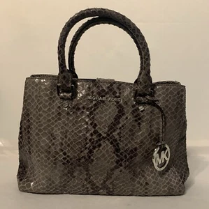 Womens Y2K MICHAEL Michael Kors Grey Python Embossed Leather Satchel Médium - Picture 1 of 7