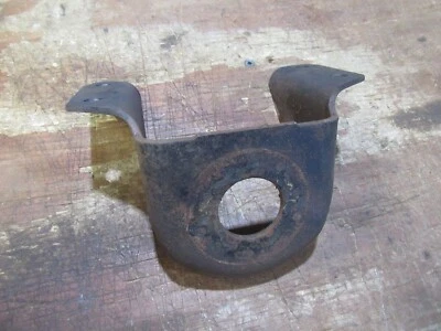 1973-1987 Chevrolet Suburban центральная рама кузова крепление опорный кронштейн - Изображение 1 из 4