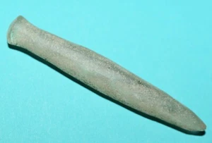 Antiguo Enchufe Perforante de Piedra Tallada a Mano del Neolítico Africano / Decoración para el Cabello - Imagen 1 de 4