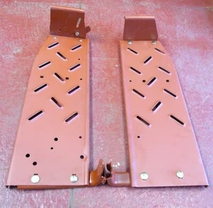 Massey Ferguson TRAKTOR 35, 35X & 135* PAAR FUSSPLATTEN L/H & R/H    - Bild 1 von 5