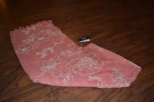 F2- NWT Pier 1 Pink Flower Embroidery Scarf  - Foto 1 di 2