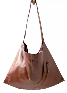 NEW FREE PEOPLE UMBER EARTH PATENT PERFECT CARRYALL SHOULDER BAG ZIPPER POCKETS - Picture 1 of 10