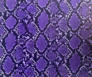 Tessuto vinile viola Cobra Snake goffrato venduto da cantiere larghezza 54” - Foto 1 di 1