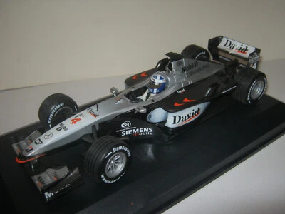 1:18 McLaren Mercedes MP4/16 D. Coulthard 2001 Minichamps In New Showcase Top - Image 1 of 3