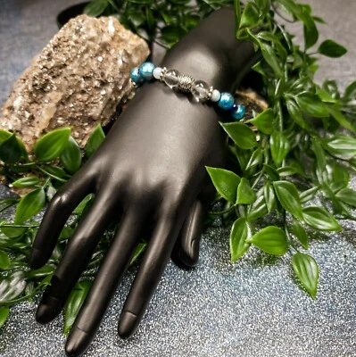 Pulsera de cristal pintado azul y cuarzo de Ulara Moon Foto 1 de 4