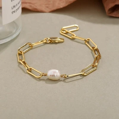 Brazalete de cadena de eslabones de perlas de agua dulce enchapado en oro de 18 quilates en plata de ley 925 Foto 1 de 3