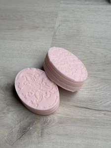 Naturseife mit 100% Rosenöl Und Sheabutter - Bild 1 von 1