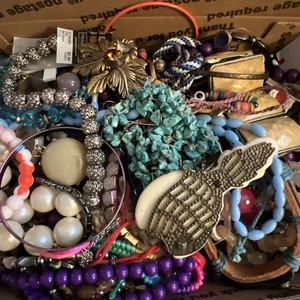 riesiges Vintage bis jetzt Schmuck Konvolut - defekt und Trödel - zum Basteln 3,0,8 Pfund - Lot#910 - Bild 1 von 14