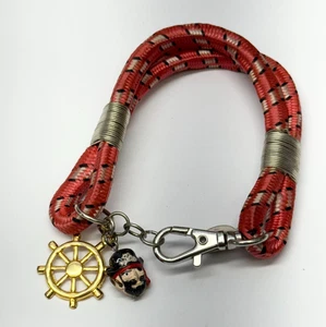 Bracciale vintage con ciondolo in corda elastica nautica rosso - Foto 1 di 4