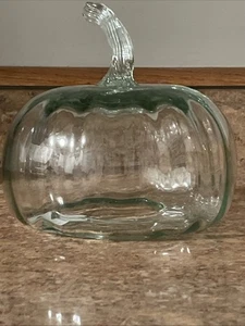 Calabaza Pottery Barn transparente vidrio reciclado decoración cosecha otoño ¡Nuevo! 5,5” - Imagen 1 de 4