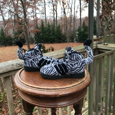 Auténtico Adidas Jeremy Scott ZEBRA BEBÉ TALLA 7K Negro Blanco Piel Colas G95762 Foto 1 de 4