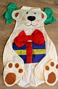 Outdoor Haus Flagge Banner geformt Winter Weihnachten Eisbär mit Geschenk 29x40" - Bild 1 von 10