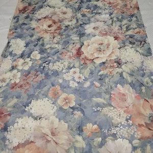 Blumendruck Stoff 1,33 Yds x 54" breit Polsterung Blau Rosa - Bild 1 von 3