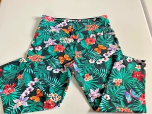 FLAWLESS INTRO LOVE THE FIT CAPRI LEGGINGS TROPICAL PRINT SIZE MED - Picture 1 of 3
