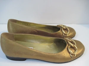 Bernardo Gold Metallic Leder flach goldfarbene Schnalle vorne Slipper Größe 8 N - Bild 1 von 4