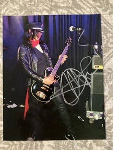 MICHAEL GRANT * LA GUNS * AUTOGRAPHED 8x10 PHOTO *  SIGNED IN 2017 * - Picture 1 of 2