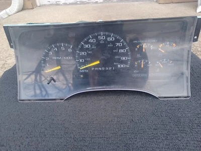 Cuadro de instrumentos 95-99 SUBURBAN TAHOE SILVERADO SIERRA YUKON 159 K MILLAS Foto 1 de 4