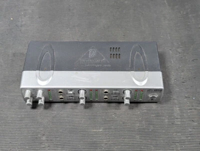 Behringer Mini Amp 4-CH Cuffie Amp - Funzionante, Usato, No Accessori - Immagine 1 di 4