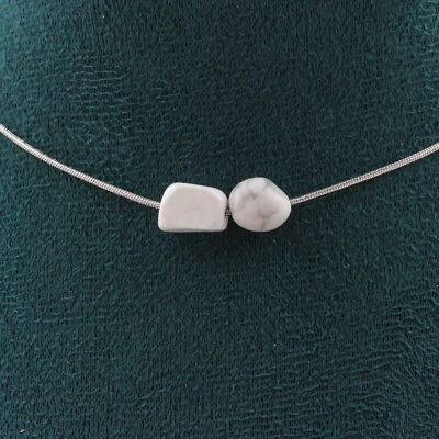 Steine Und Minéraux. Halskette 2 Perlen Howlith Der Usa. Kette Stahl Spiegel - Bild 1 von 4