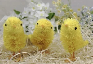 GISELA GRAHAM EASTER NATURAL YELLOW BRISTLE CHICK HANGING DECORATION X 3 - Picture 1 of 2