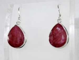 Facettierte Rubin Träne Ohrhänger mit Rand 925 Sterling Silber - Bild 1 von 3