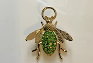 VTG Carolee GOLD TONE green crystal fly 1.5" pin not signed sample Jy72 - Picture 1 of 6