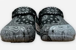 Crocs Bistro Graphic Clog Black Bandana Paisley 204044-1B5 Men's 4/Woman's 6 - Picture 1 of 3