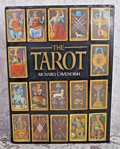 Chaqueta antipolvo de tapa dura Richard Cavendish de colección The Tarot 1986 - Imagen 1 de 15