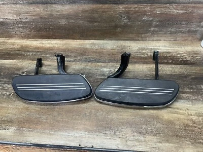 Harley Road Glide 107 2018 18 reposapiés reposapiés estriberas Foto 1 de 4