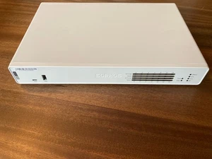 Firewall para dispositivos de seguridad Sophos XGS 136 - Imagen 1 de 8