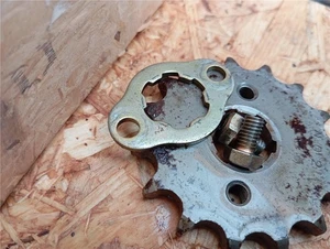 Piñón Sym Husky125 Husky 125 N01 N125A-6 con chapa de seguridad 1996-2005 - Imagen 1 de 1