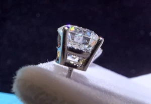 IGI F/VS1 - Two 1Ct Round Lab Grown Diamond Earrings 14K White Gold - Screw Back - Picture 1 of 5