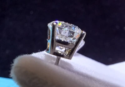 IGI F/VS1 - Two 1Ct Round Lab Grown Diamond Earrings 14K White Gold - Screw Back - Image 1 of 4