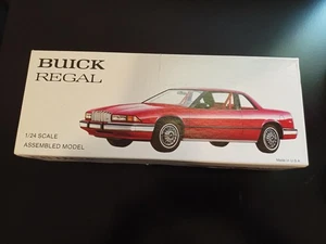 1/24 1988 Buick Regal cupé rojo modelo promocional - Imagen 1 de 4