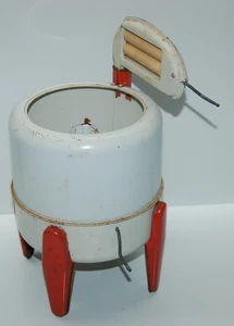 Vintage 1950's Toy Wolverine Deluxe Ringer Washer Machine in Red & White, Works! - Picture 1 of 5
