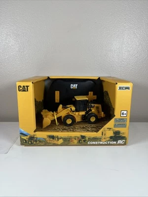 Литая модель игрушечного колесного погрузчика Mini CAT 950M в масштабе 1:64 с радиоуправлением Masters - Изображение 1 из 2