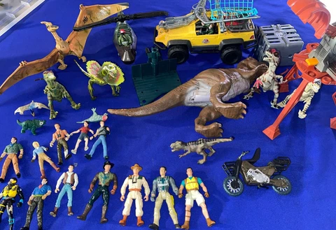 LOT-OVER(25)Jurassic Park Action Figure DinosaursHasbro 90's-2000 Jeep/Heli/Bike Cover