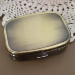 Estuche de píldoras con soporte de metal organizador decorativo de bolsillo pequeño bolso regalo de viaje - Imagen 1 de 7
